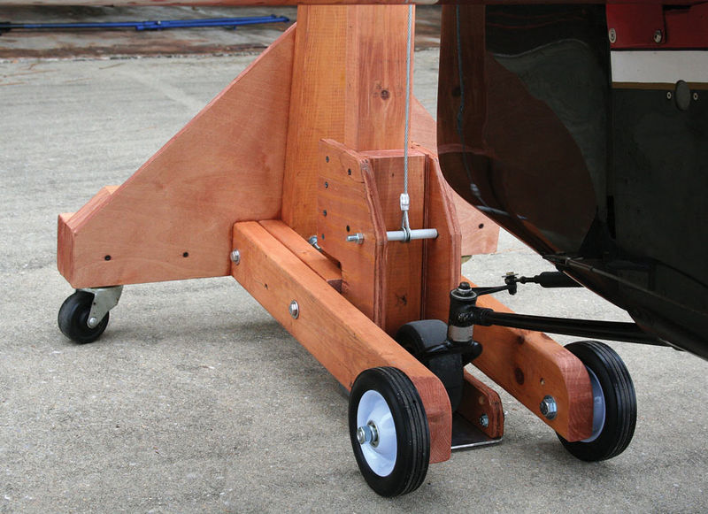 File:Tailhoist-3.jpg