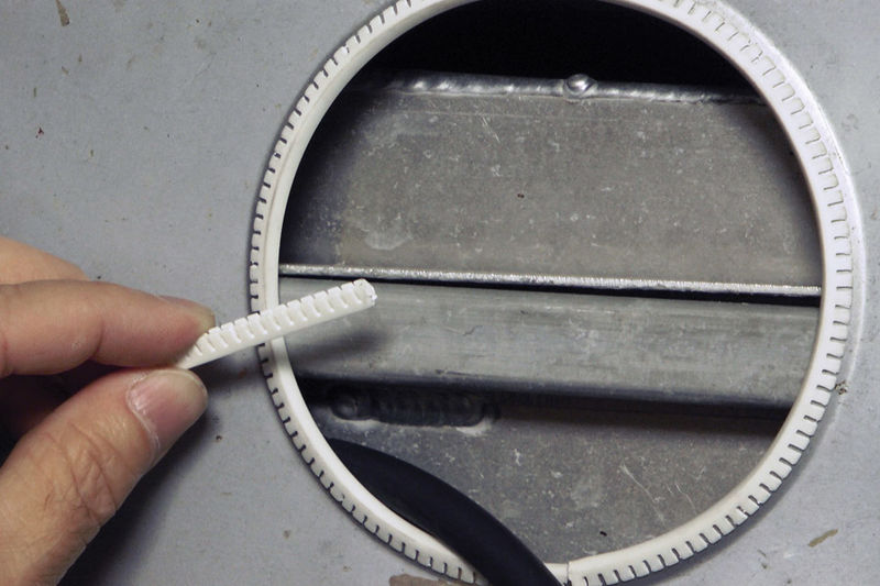 File:Grommets-03.jpg