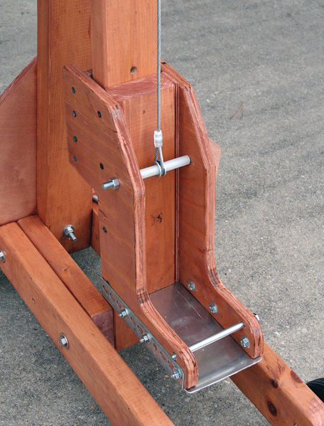 File:Tailhoist-2.jpg