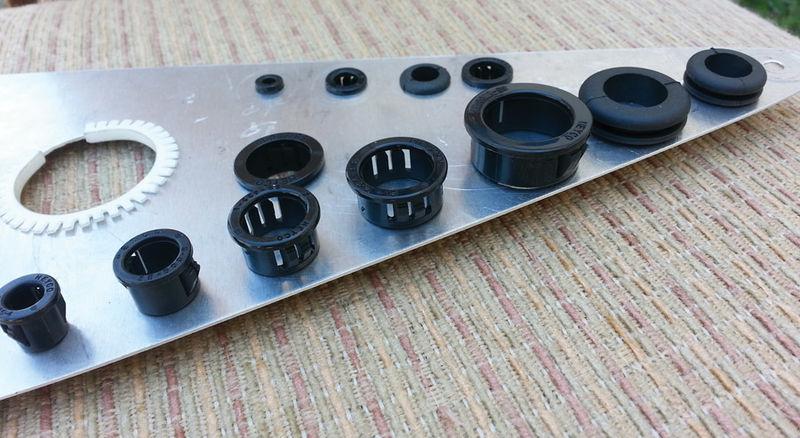 File:Grommets-02.jpg